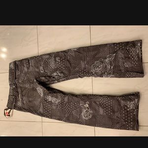 Unisex ski suit brand - VOLCOM  size adult small